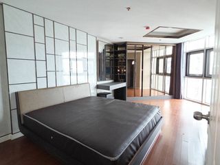 À louer 3 chambres condo à Huai Khwang, Bangkok
