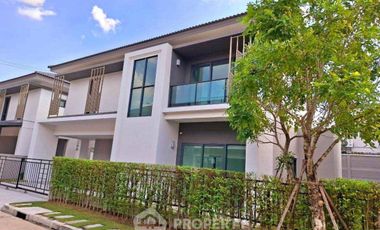 Casa en alquiler y en venta de 4 habitaciones en Khan Na Yao, Bangkok