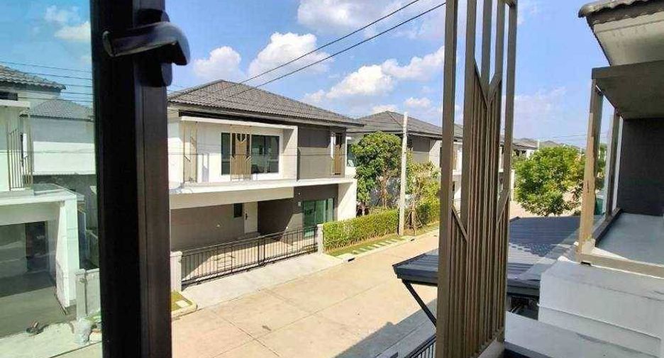 Casa en alquiler y en venta de 4 habitaciones en Khan Na Yao, Bangkok