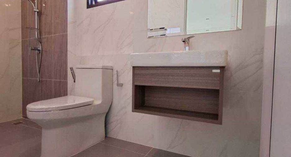 Casa en alquiler y en venta de 4 habitaciones en Khan Na Yao, Bangkok