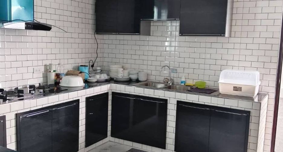 For sale 4 bedrooms villa in Bang Lamung, Chonburi
