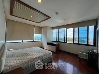 Condo en venta de 4 habitaciones en Yan Nawa, Bangkok