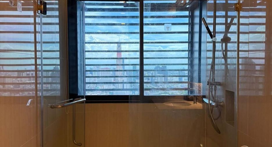 À louer et à vendre 3 chambres condo à Watthana, Bangkok