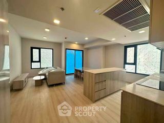 Condo en venta de 4 habitaciones en Huai Khwang, Bangkok