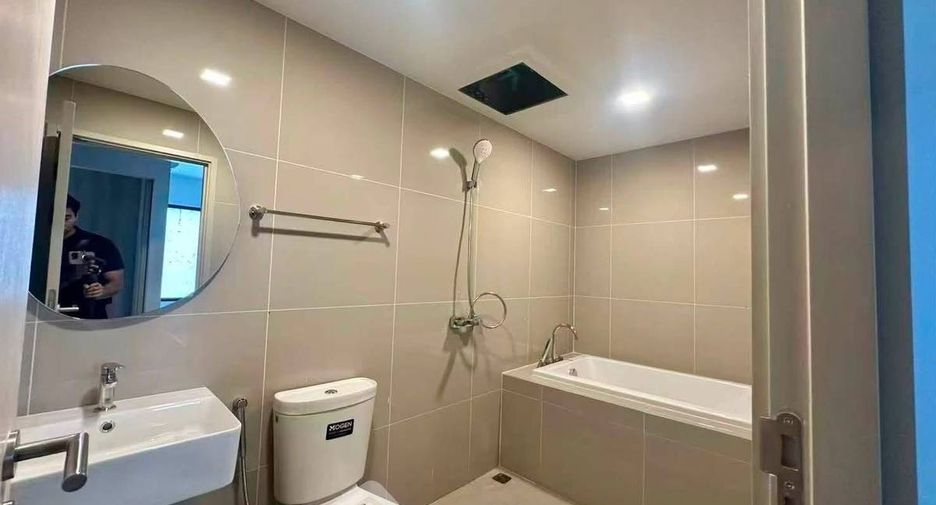 Condo en venta de 4 habitaciones en Huai Khwang, Bangkok