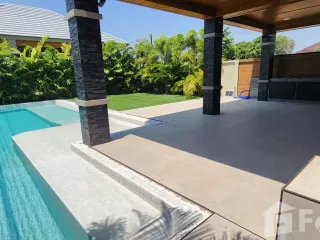 For rent 4 bedrooms villa in Bang Lamung, Chonburi