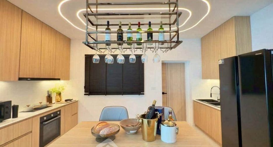 For sale 5 bedrooms villa in Huay Yai, Pattaya