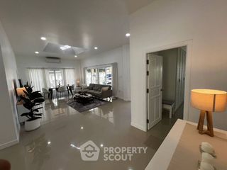 Villa zur Miete und zum Kauf mit 3 Zimmer in Bang Lamung, Chonburi
