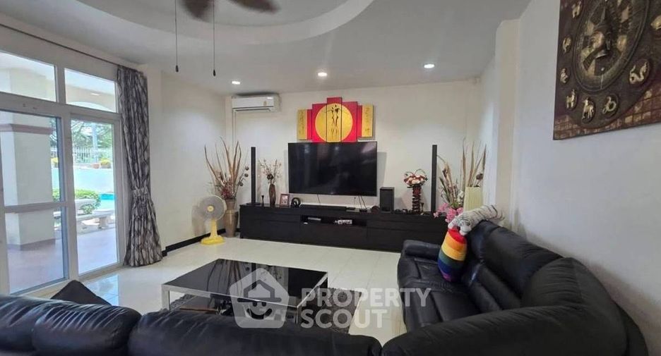 For sale 3 bedrooms villa in Bang Lamung, Chonburi