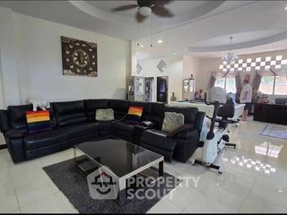 For sale 3 bedrooms villa in Bang Lamung, Chonburi