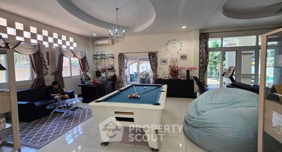 For sale 3 bedrooms villa in Bang Lamung, Chonburi