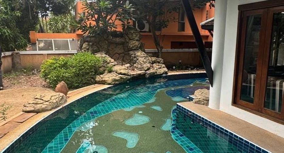 For sale 4 ベッドルーム villa in Jomtien, Pattaya