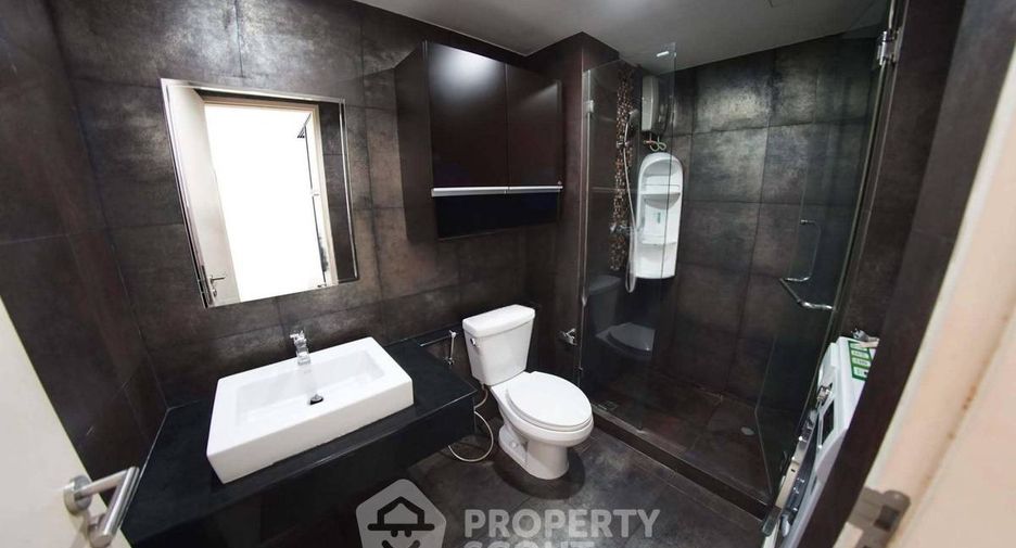 For sale 1 bed condo in Khlong Toei, Bangkok