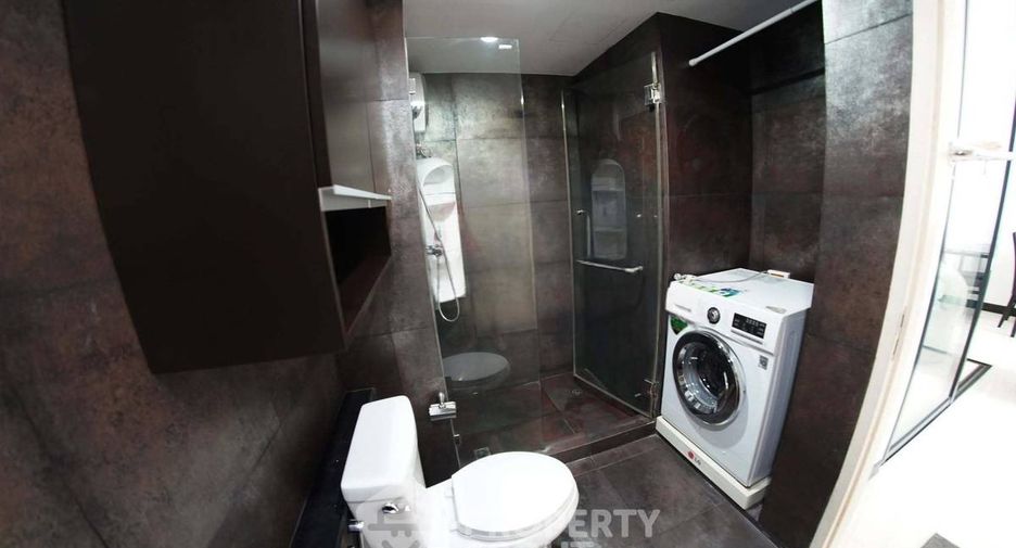 For sale 1 bed condo in Khlong Toei, Bangkok