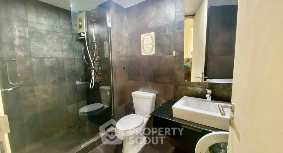 For rent 2 bedrooms condo in Khlong Toei, Bangkok