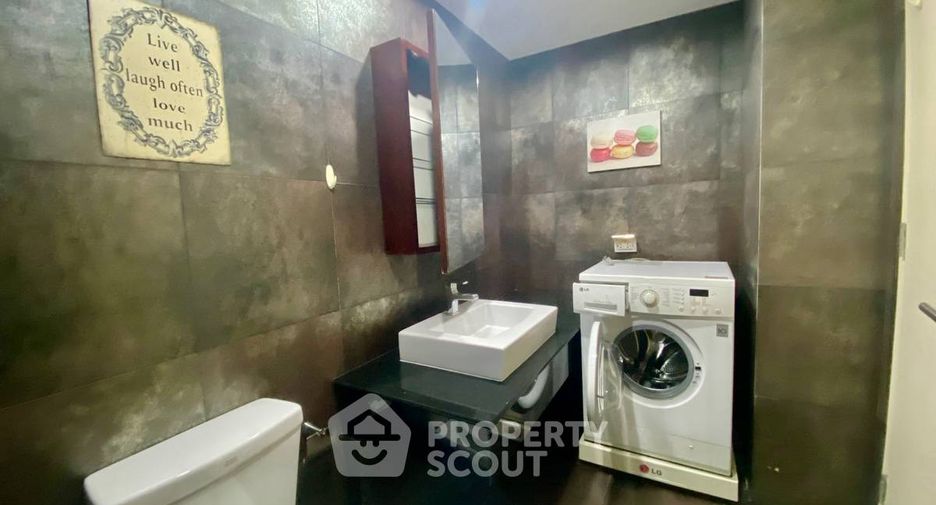 For rent 2 bedrooms condo in Khlong Toei, Bangkok