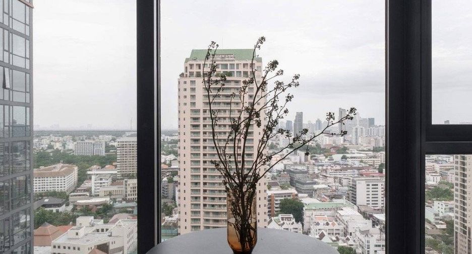 Condo en alquiler de 3 habitaciones en Sathon, Bangkok