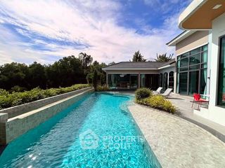 Villa zum Kauf mit 4 Zimmer in Bang Lamung, Chonburi