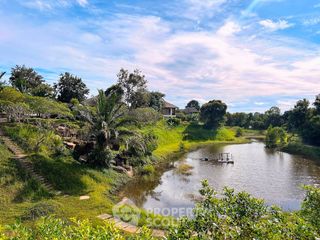 Villa zum Kauf mit 4 Zimmer in Bang Lamung, Chonburi