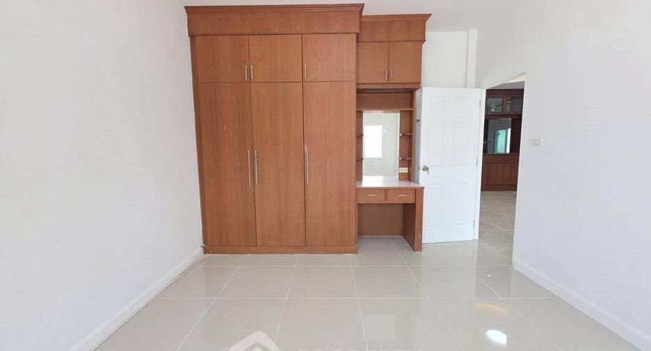 Villa zum Kauf mit 3 Zimmer in Bang Lamung, Chonburi