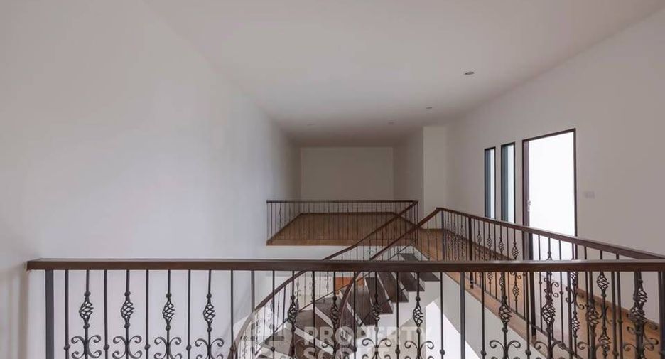 Condo en venta de 3 habitaciones en Watthana, Bangkok