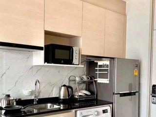 Condo en alquiler de 2 habitaciones en Huai Khwang, Bangkok