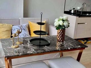 Condo en alquiler de 2 habitaciones en Huai Khwang, Bangkok