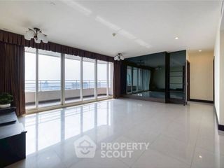 Продажа 3 спальни кондо в Банг Кхо Лаем, Бангкок