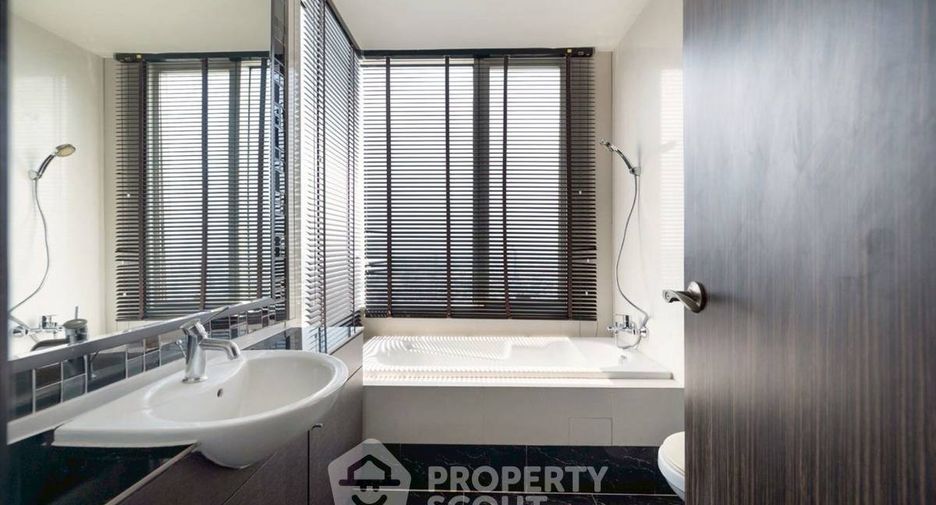 For sale 3 ベッドルーム condo in Bang Kho Laem, Bangkok