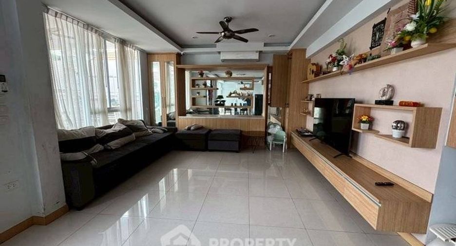 For sale 5 bedrooms house in Bang Lamung, Chonburi