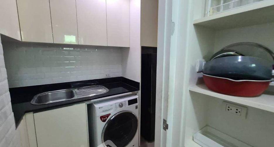 For rent 4 bedrooms condo in Huai Khwang, Bangkok