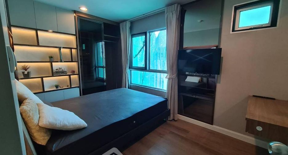 For rent 4 bedrooms condo in Huai Khwang, Bangkok