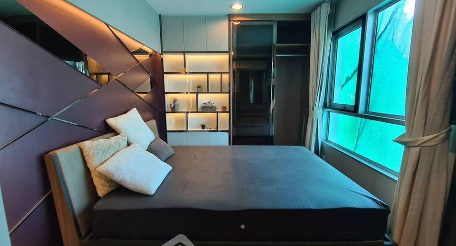 For rent 4 bedrooms condo in Huai Khwang, Bangkok