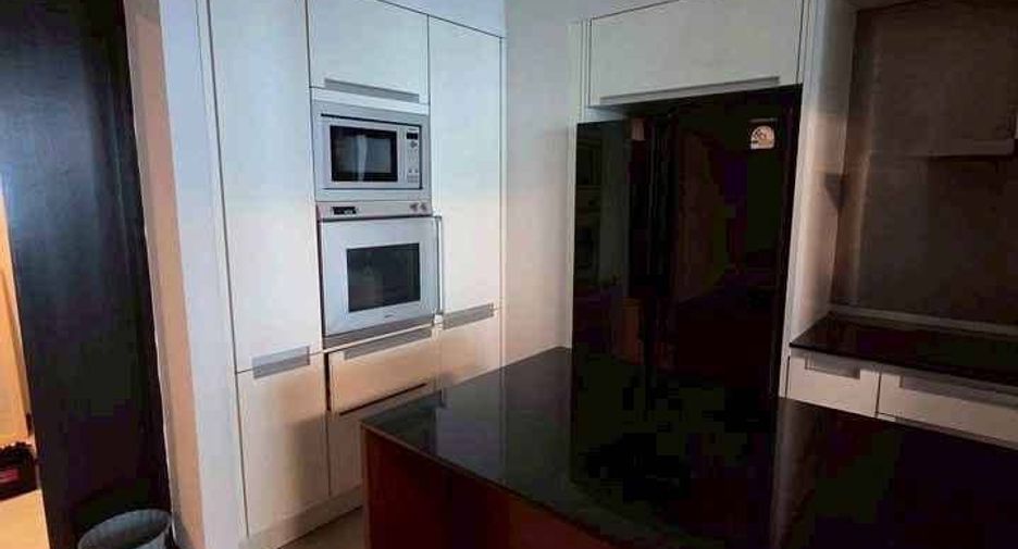 For rent 3 ベッドルーム condo in Pathum Wan, Bangkok