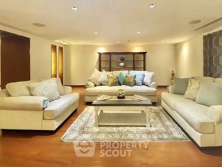 For sale 3 bedrooms condo in Watthana, Bangkok