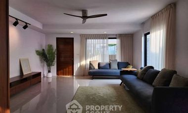 Reihenhaus zur Miete mit 4 Zimmer in Suan Luang, Bangkok