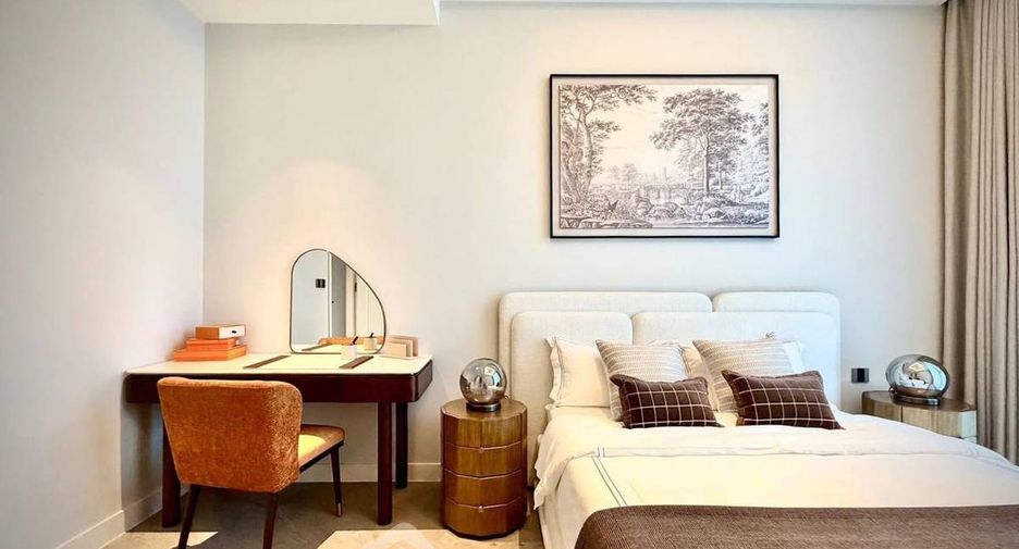 For rent 3 bedrooms condo in Pathum Wan, Bangkok