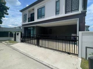 出租 4 卧室 独立屋 在 Lat Krabang, 曼谷