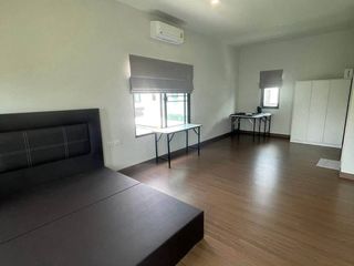 出租 4 卧室 独立屋 在 Lat Krabang, 曼谷
