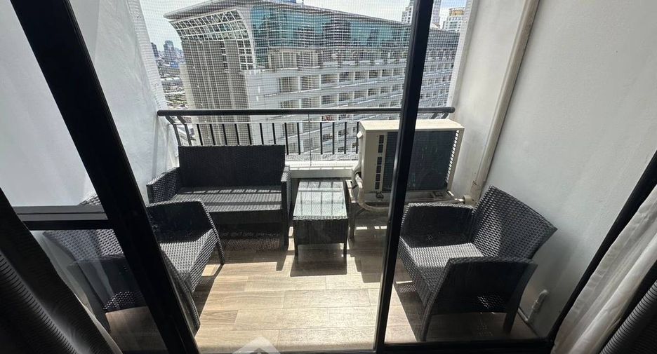For rent 2 bedrooms condo in Pathum Wan, Bangkok