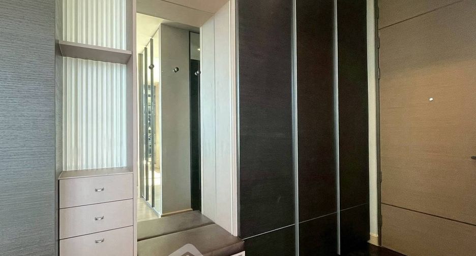 For rent 2 bedrooms condo in Pathum Wan, Bangkok