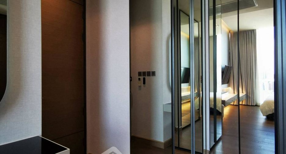For rent 2 bedrooms condo in Pathum Wan, Bangkok