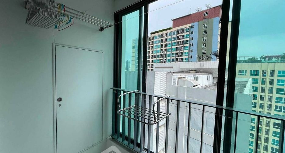 Condo en alquiler de 1 habitaciones en Bang Rak, Bangkok