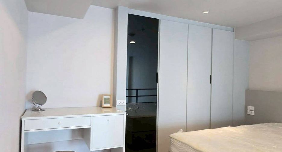 Condo en alquiler de 1 habitaciones en Bang Rak, Bangkok