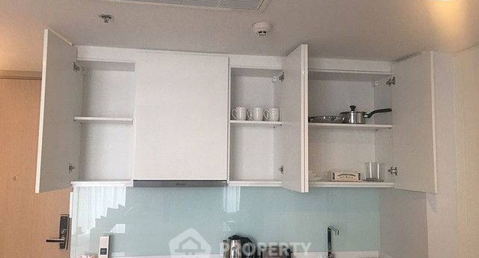 Condo en alquiler de 3 habitaciones en Watthana, Bangkok