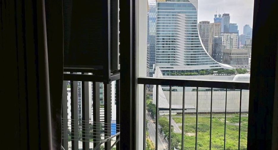 For rent 1 bed condo in Watthana, Bangkok