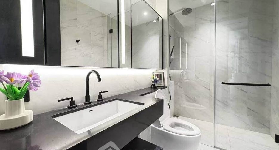 For rent 2 bedrooms condo in Sathon, Bangkok