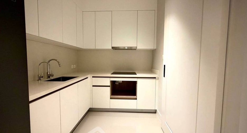 For rent 3 bedrooms condo 