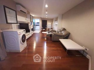 Condo en alquiler de 3 habitaciones en Huai Khwang, Bangkok
