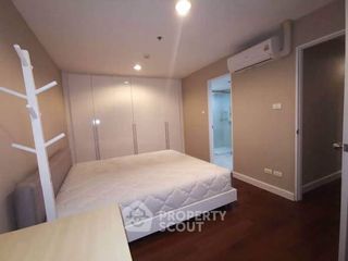 Condo en alquiler de 3 habitaciones en Huai Khwang, Bangkok